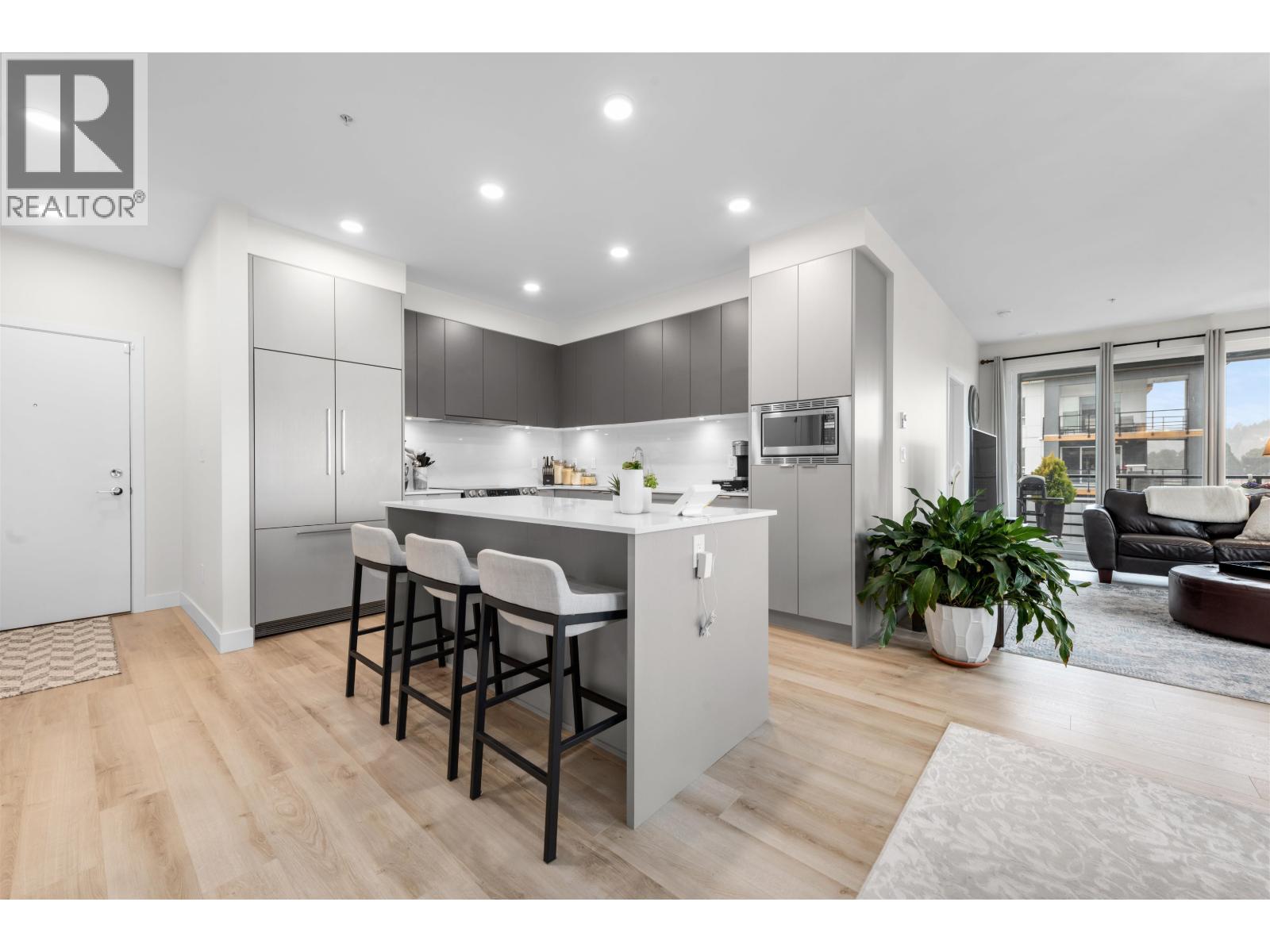 308 1892 STARLING DRIVE