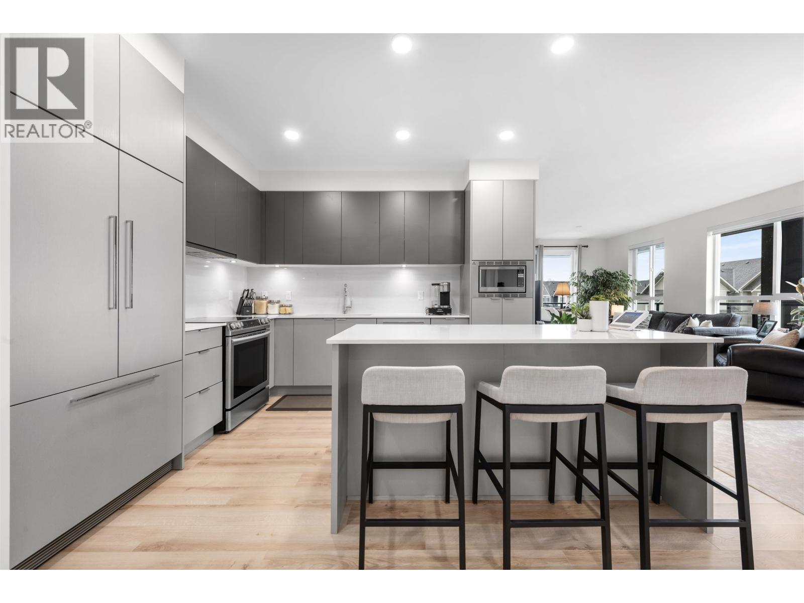 308 1892 STARLING DRIVE