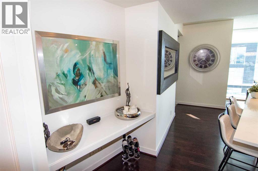 2104, 215 13 Avenue SW