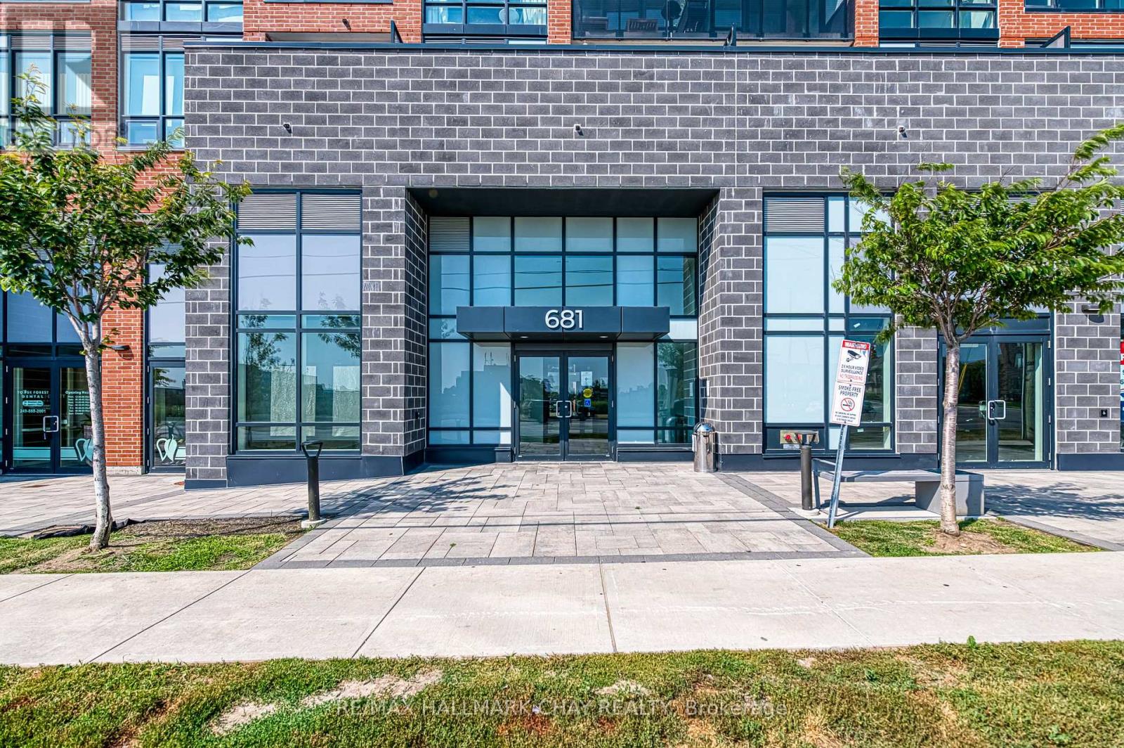 217 - 681 YONGE STREET N