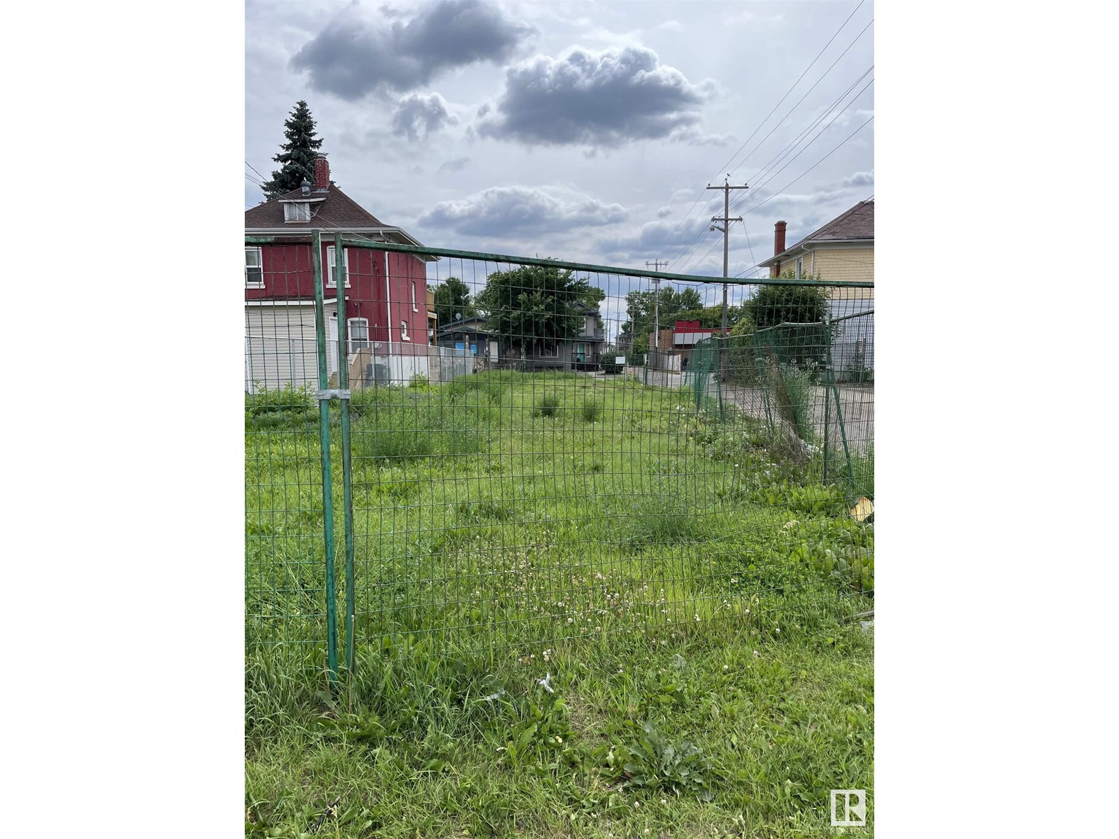 9352 107A AV NW