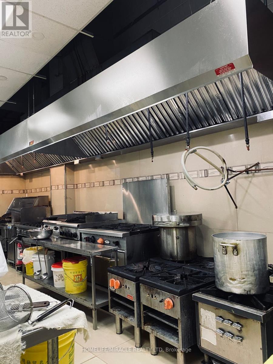 UNIT 15 - 2555 DIXIE ROAD