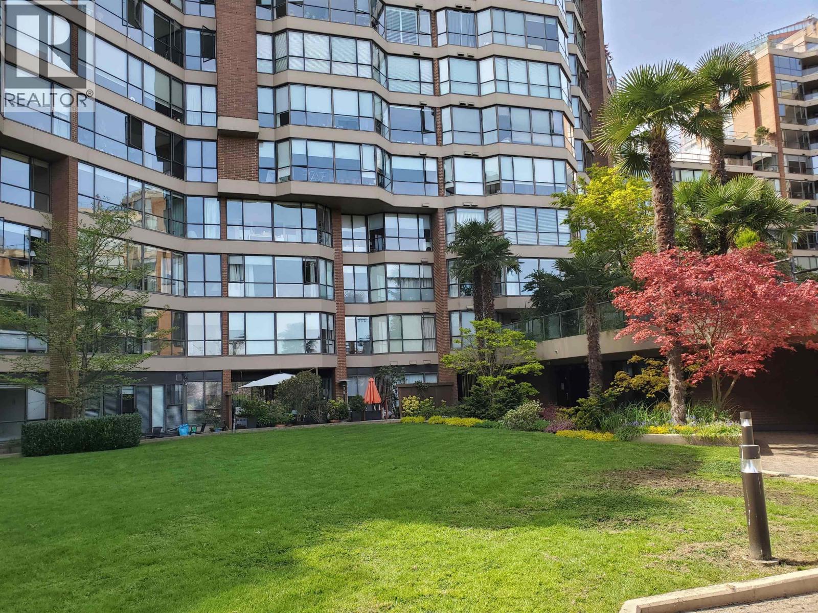 103 1470 PENNYFARTHING DRIVE