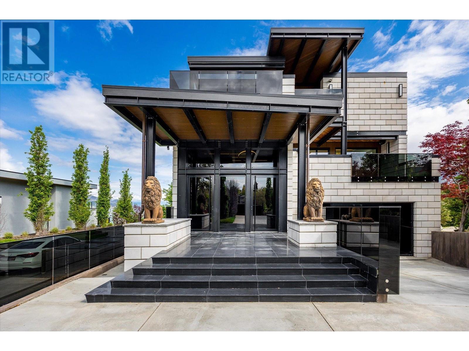 581 Vancouver Avenue