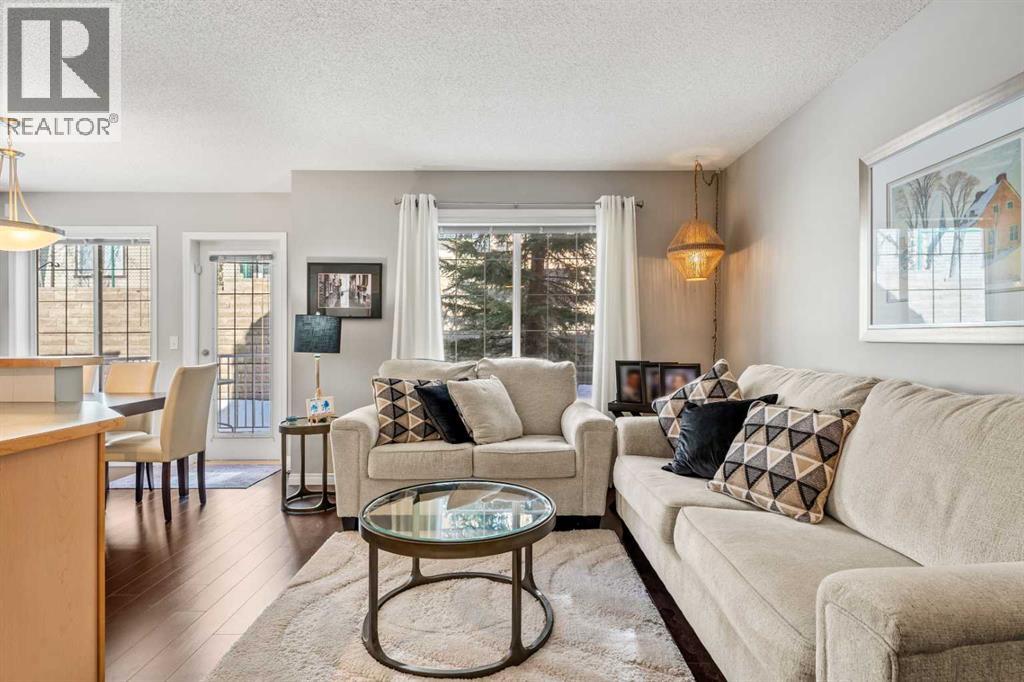 18 Hidden Creek Rise NW