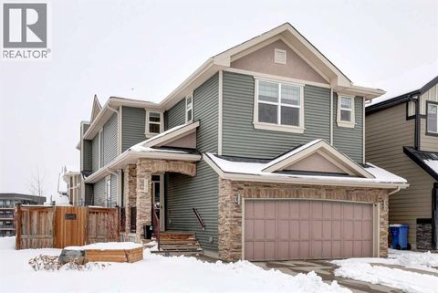 546 Sherwood Boulevard NW Calgary AB T3R0R7