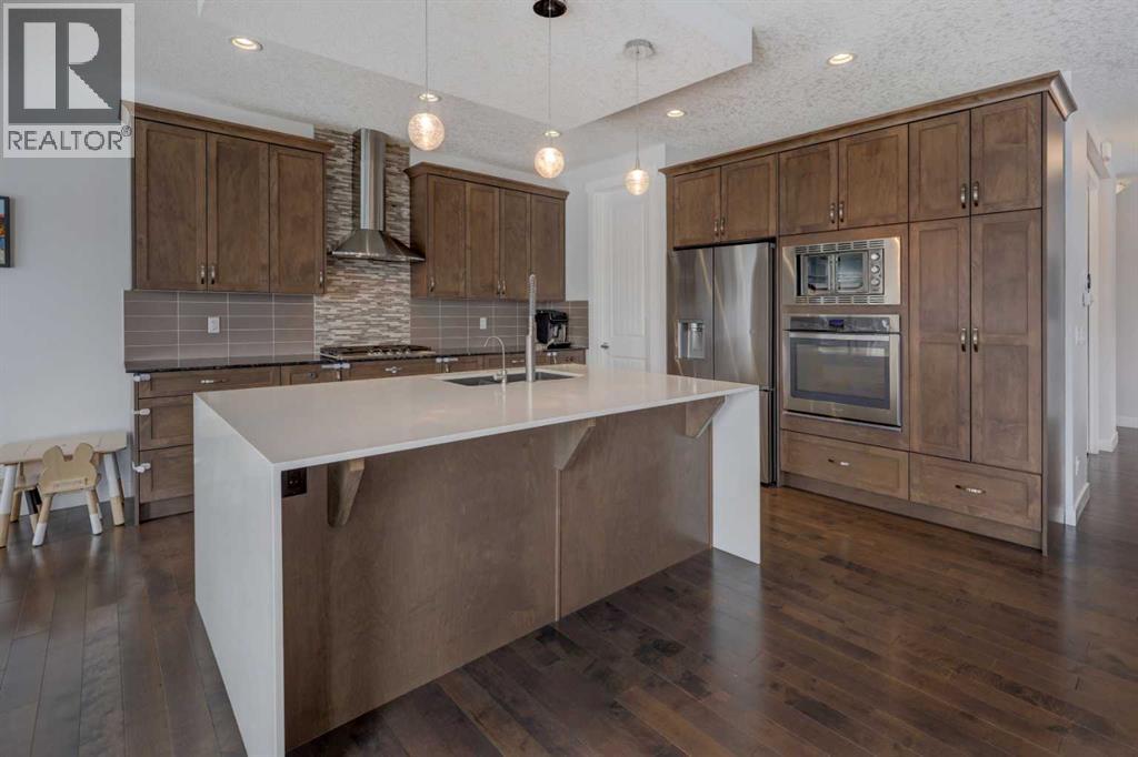 546 Sherwood Boulevard NW