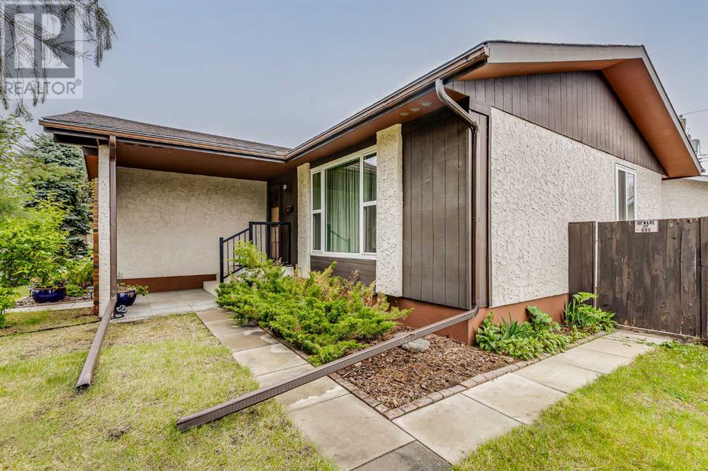 343 Manora Rise NE