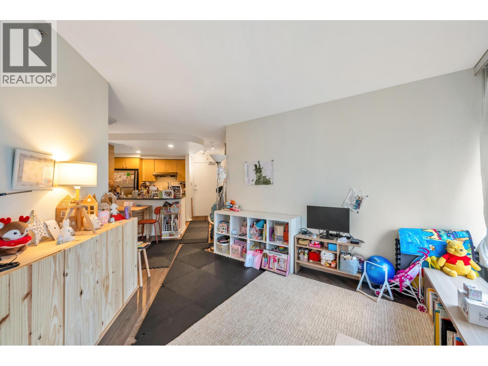 1001 1009 EXPO BOULEVARD