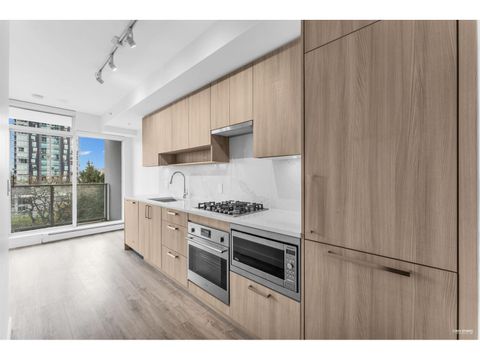 507 13350 CENTRAL AVENUE Surrey BC V3T0S1