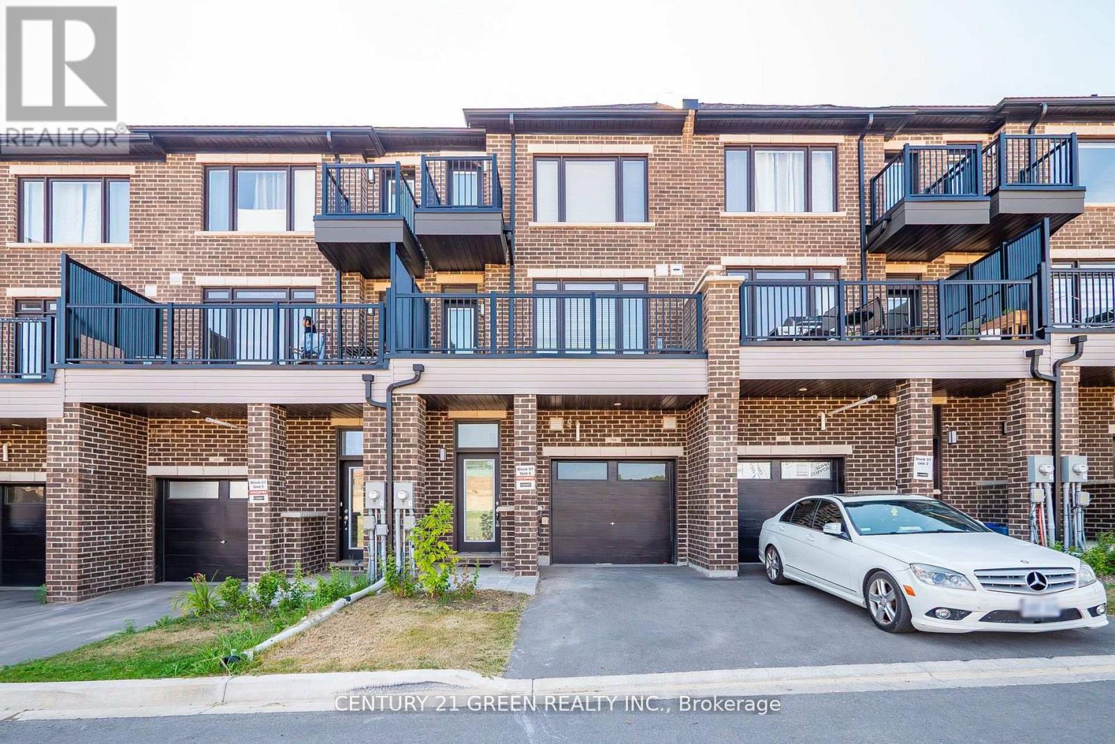 104 - 585 COLBORNE STREET