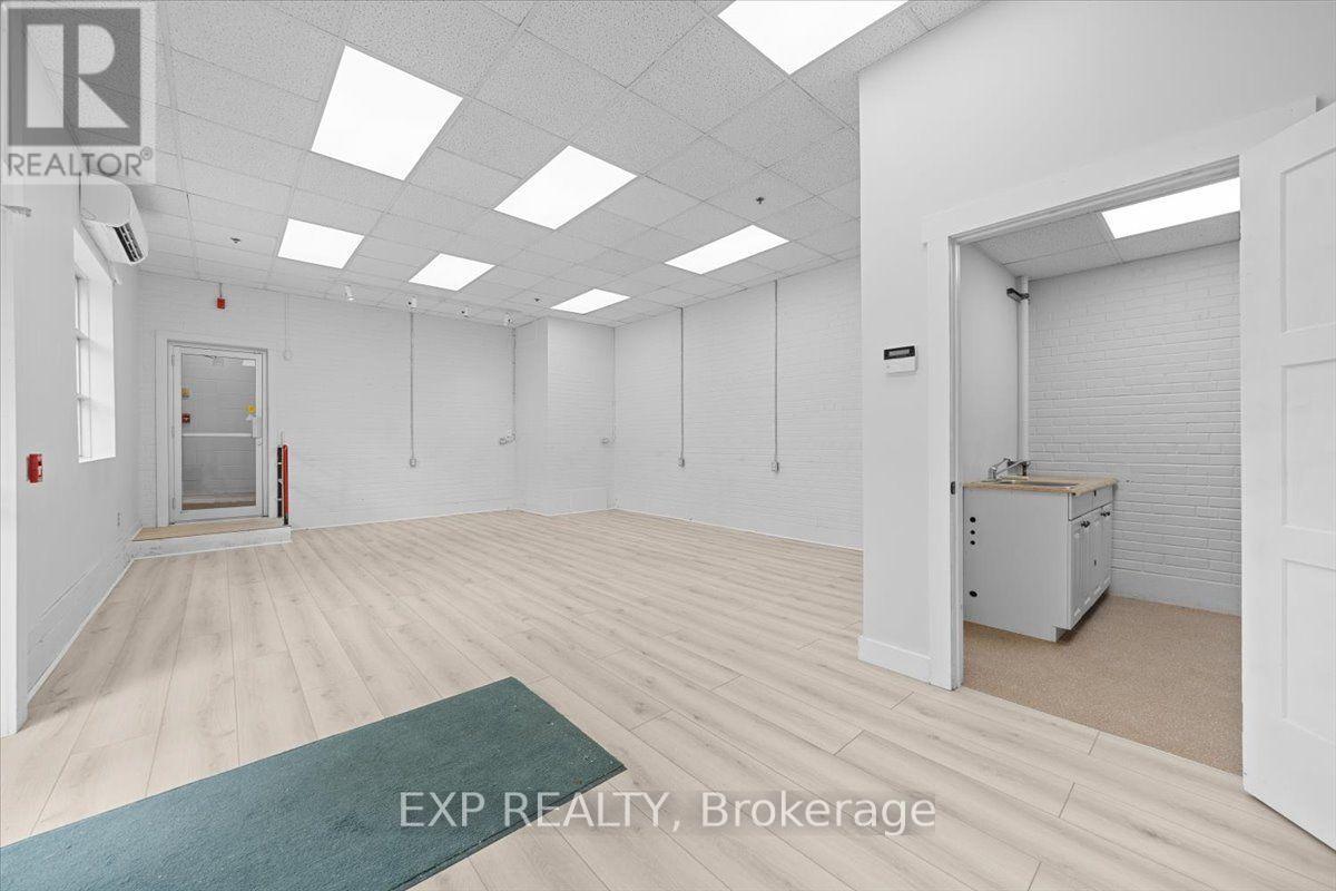 114 - 40 SUNSET BOULEVARD