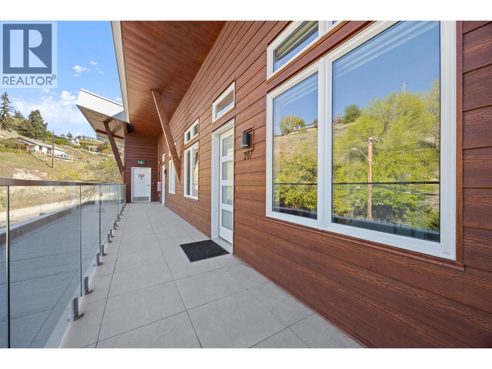 13417 Lakeshore Drive S Unit# 207