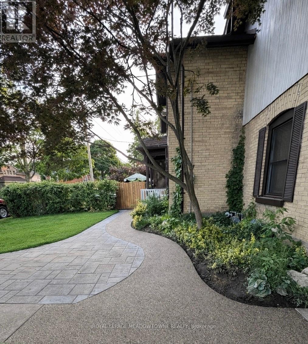 84 MCNAUGHTON STREET