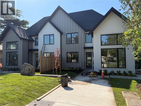 2 2456 Tod Rd Oak Bay BC V8R2N1