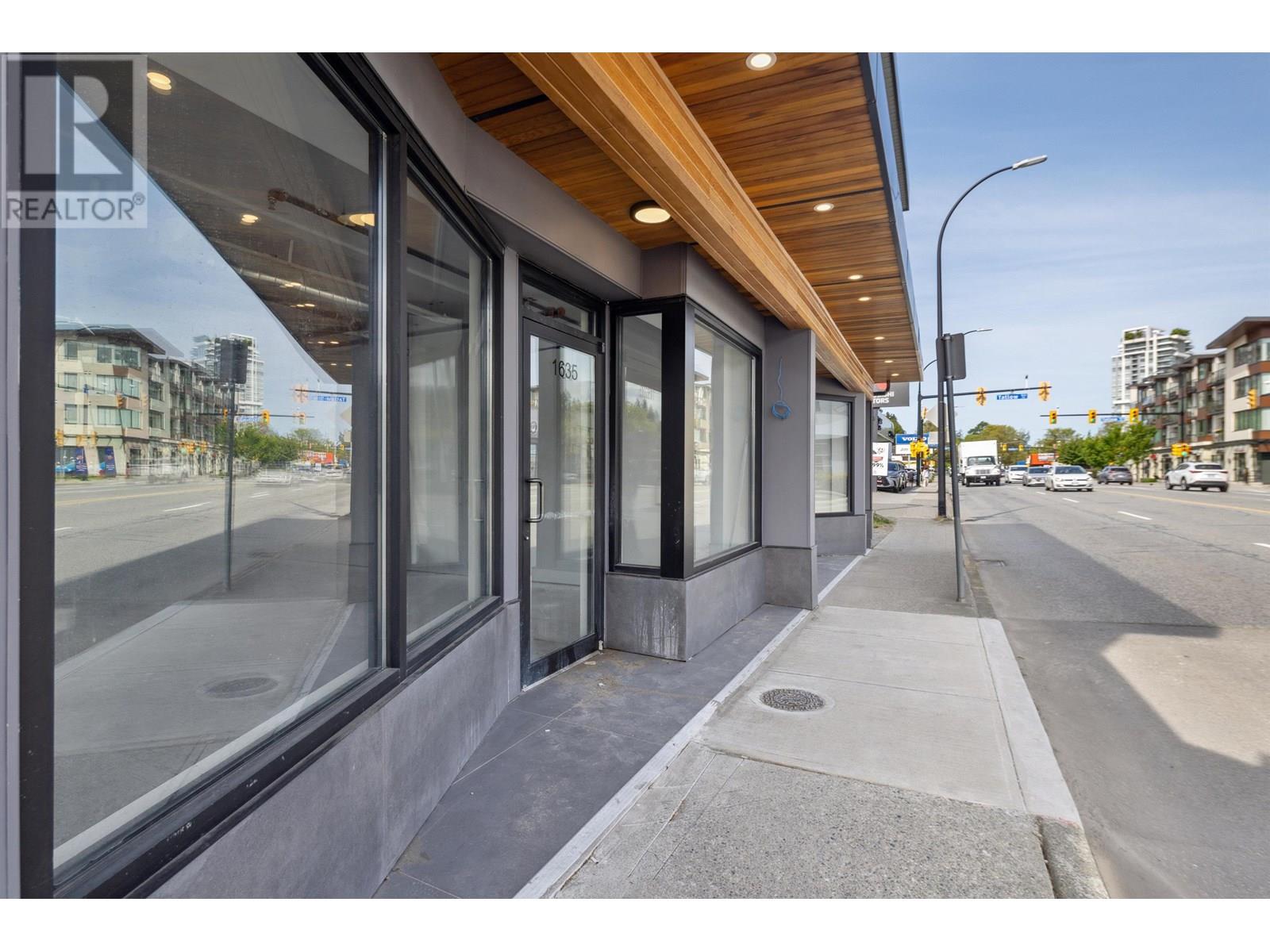 1635 MARINE DRIVE