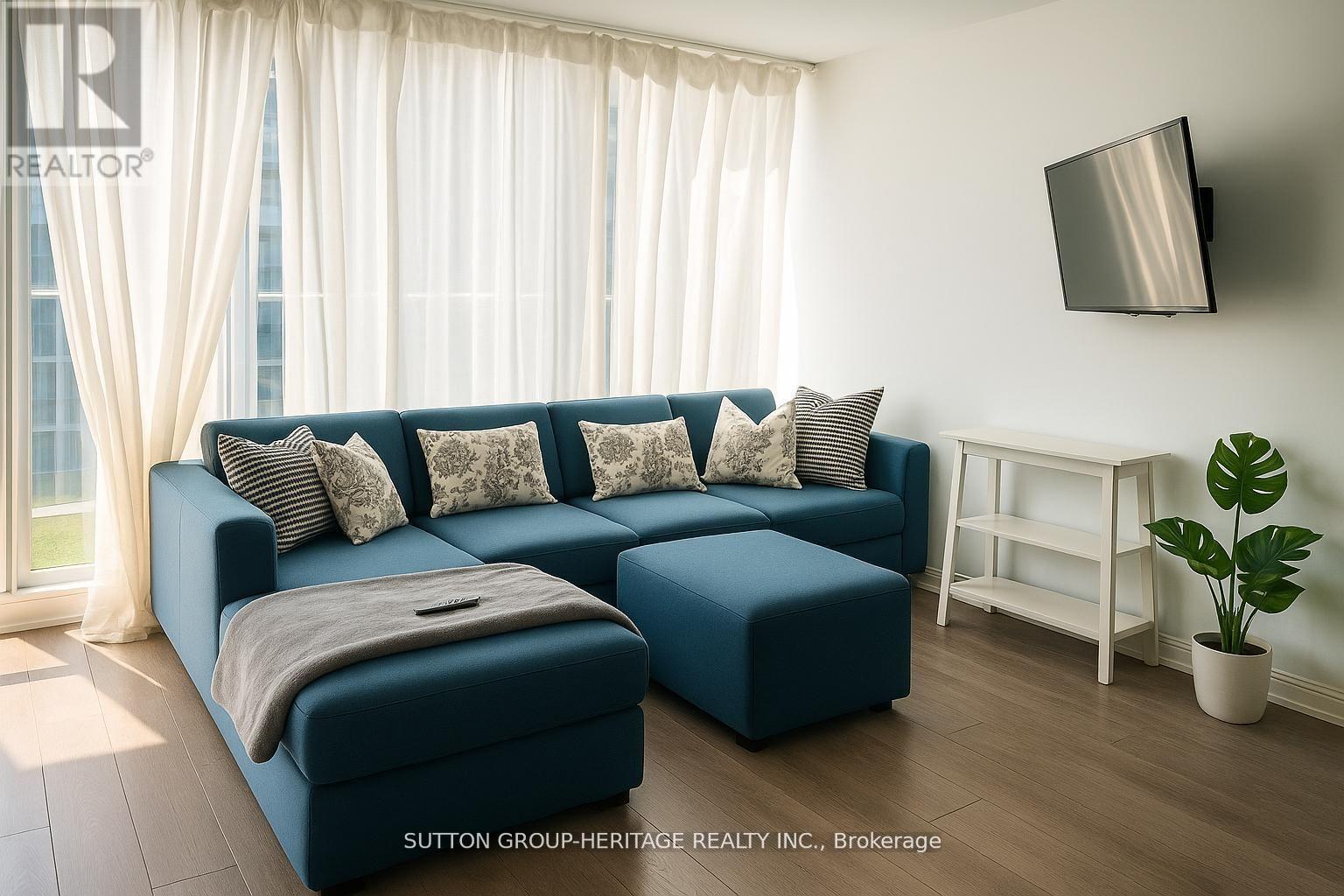 814 - 783 BATHURST STREET