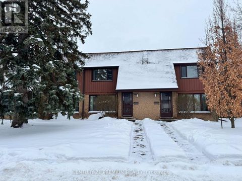 3 - 23 FLINT DRIVE Kitchener ON N2E1S8