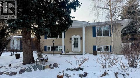3251 Bearspaw Drive NW Calgary AB T2L1T1