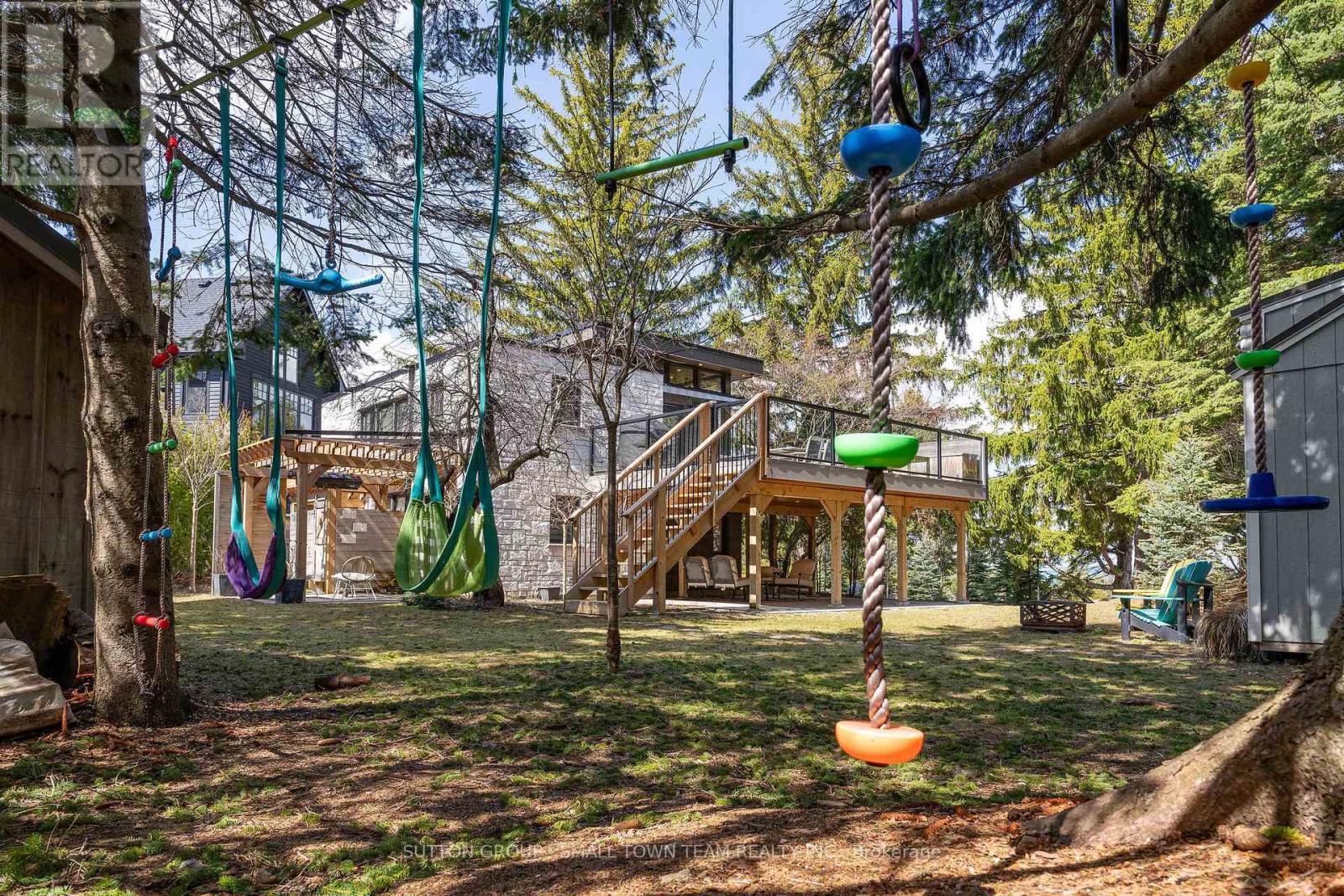 114 LAKESHORE ROAD W