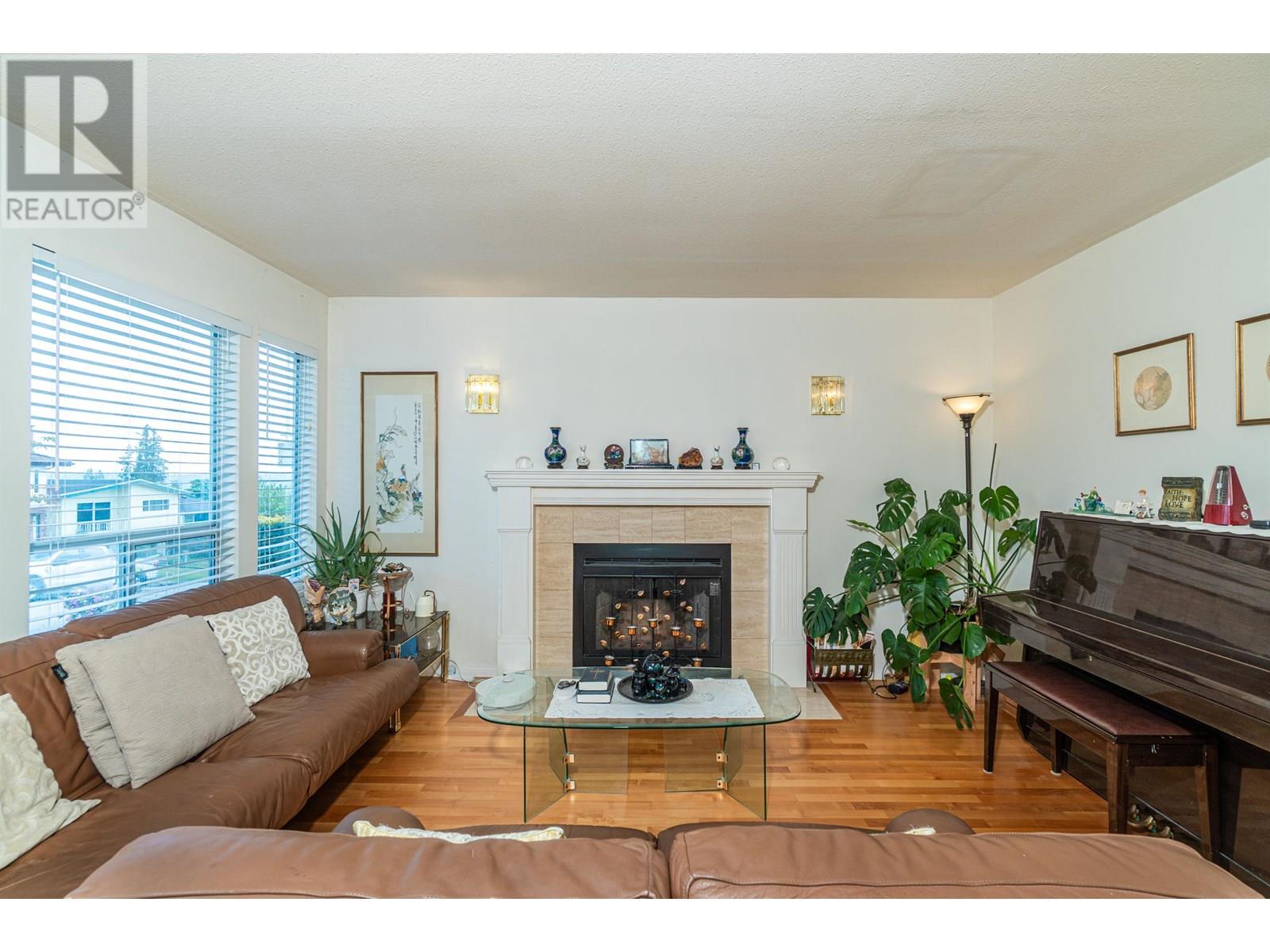 111 GROSVENOR AVENUE
