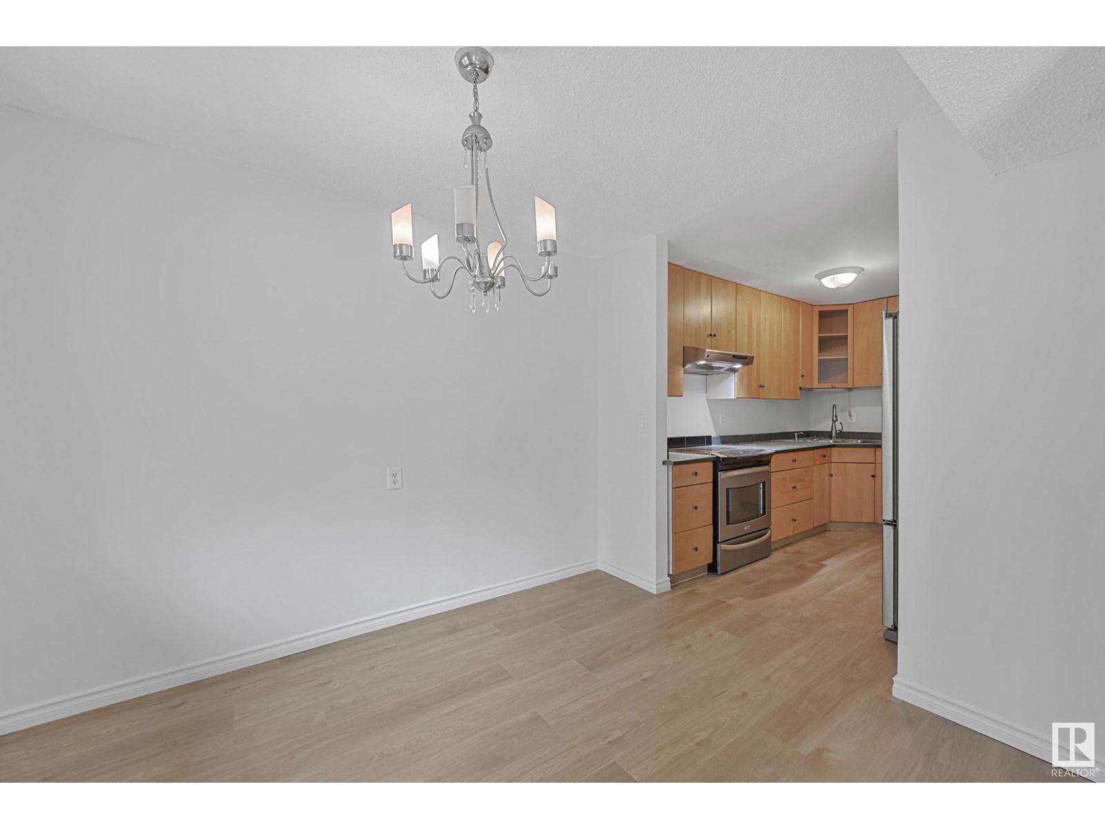 2341 85 ST NW