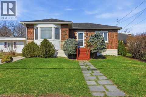 848 UPPER WELLINGTON Street Hamilton ON L9A3R9