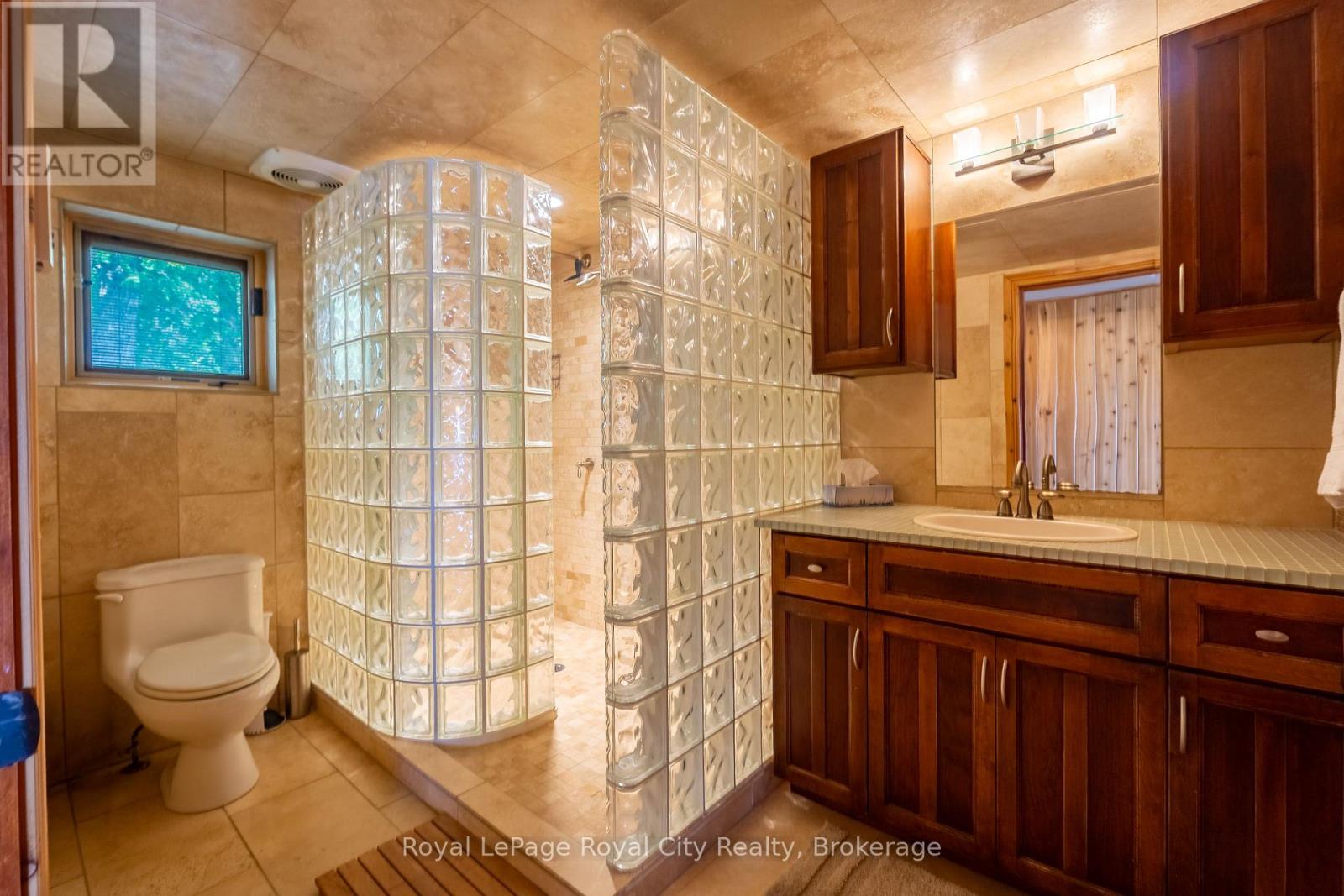 584 WARNER BAY ROAD
