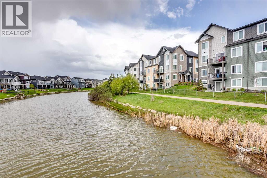 390 Canals Crossing SW