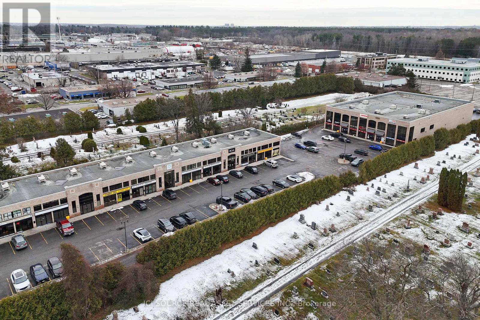 15 & 16 - 1884 MERIVALE ROAD