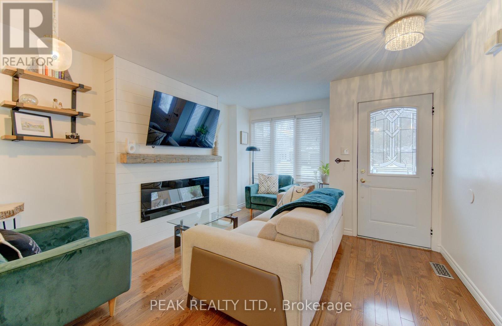 160 SHADOW WOOD COURT