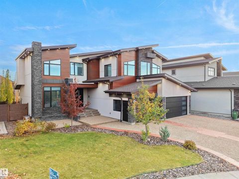 913 WOOD PL NW Edmonton AB T6W3G8