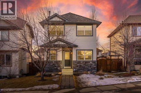 28 Crystal Shores Heights Okotoks AB T1S2K8