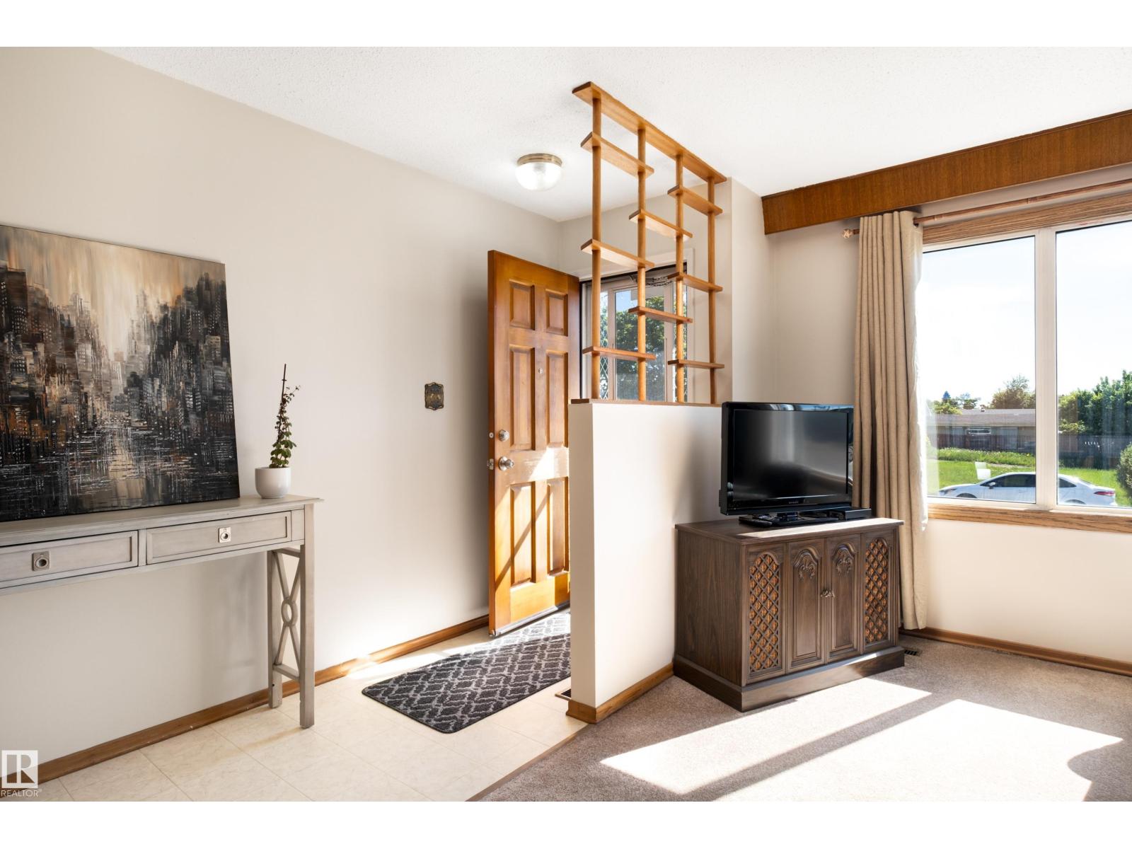 13712 87 ST NW