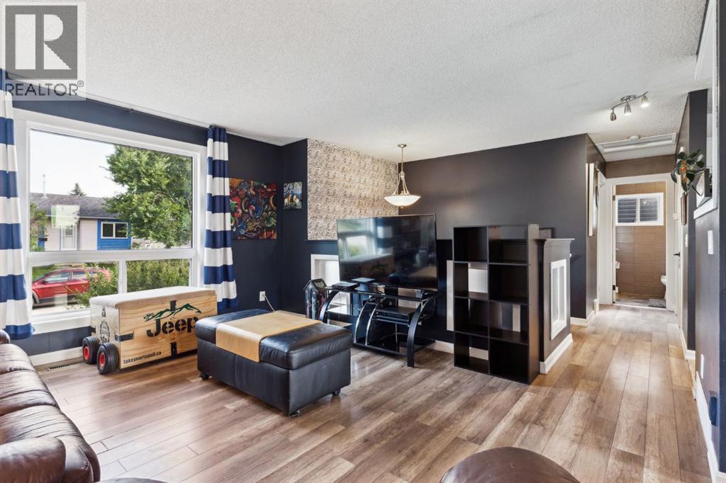 147 Falchurch Crescent NE