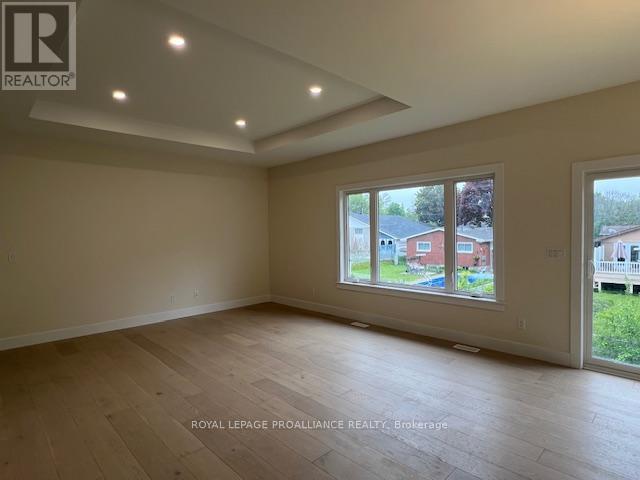 22 DOUGLAS MARSHALL CRESCENT