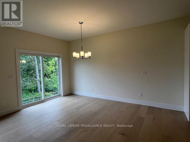 22 DOUGLAS MARSHALL CRESCENT