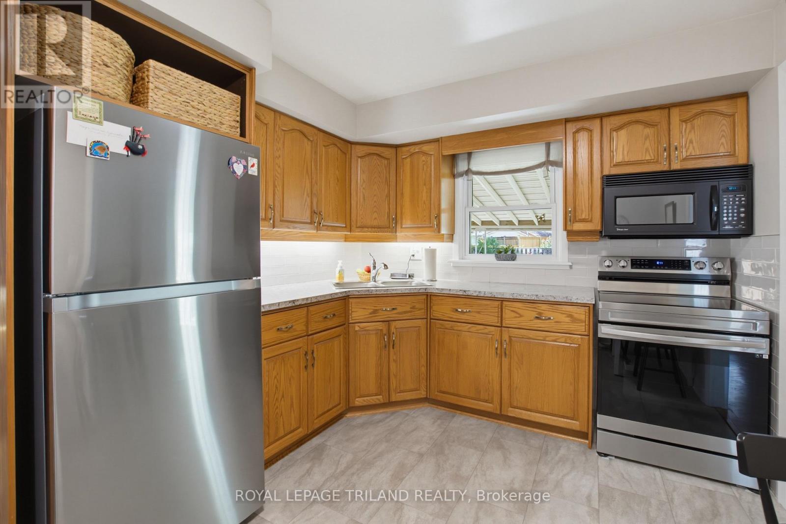 1463 GLENORA DRIVE