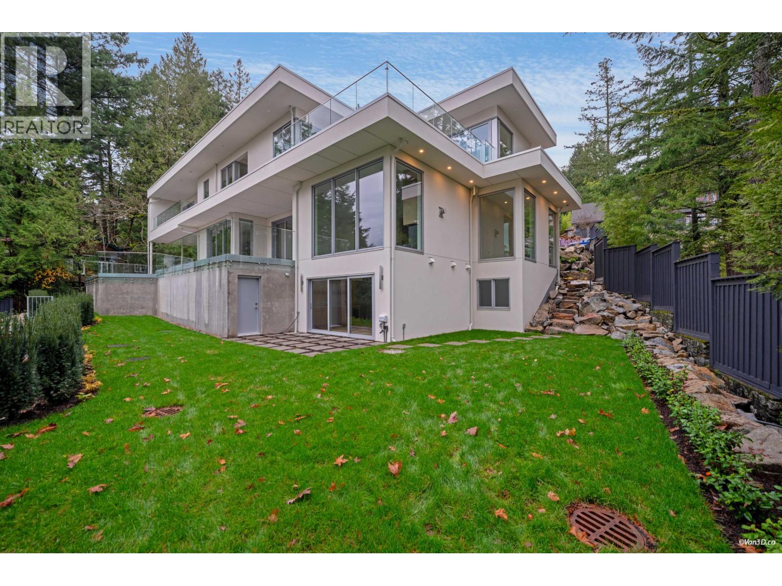 4437 PICCADILLY NORTH