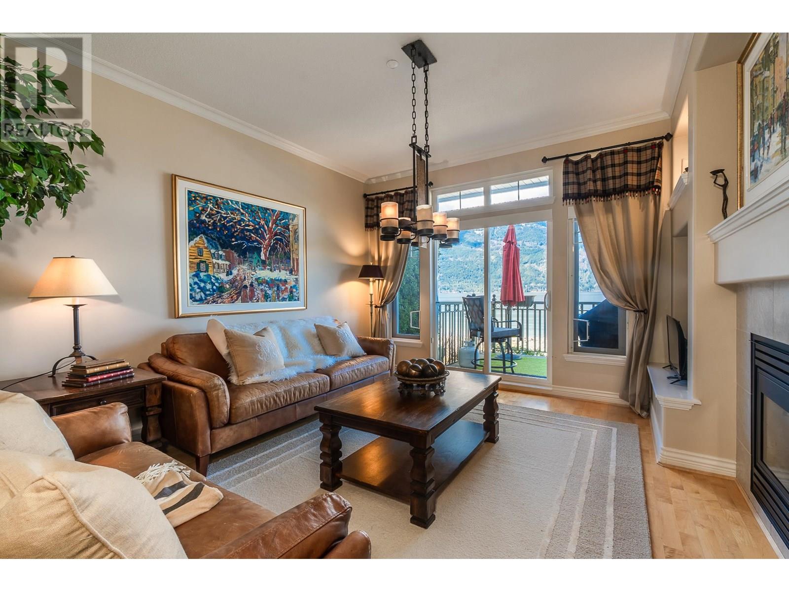 10 BEACH DRIVE