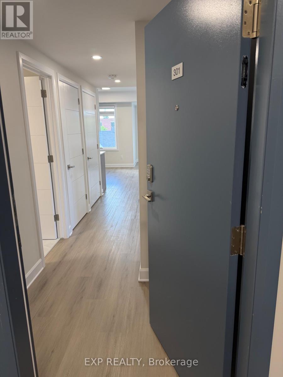 . - 258 MONTFORT STREET