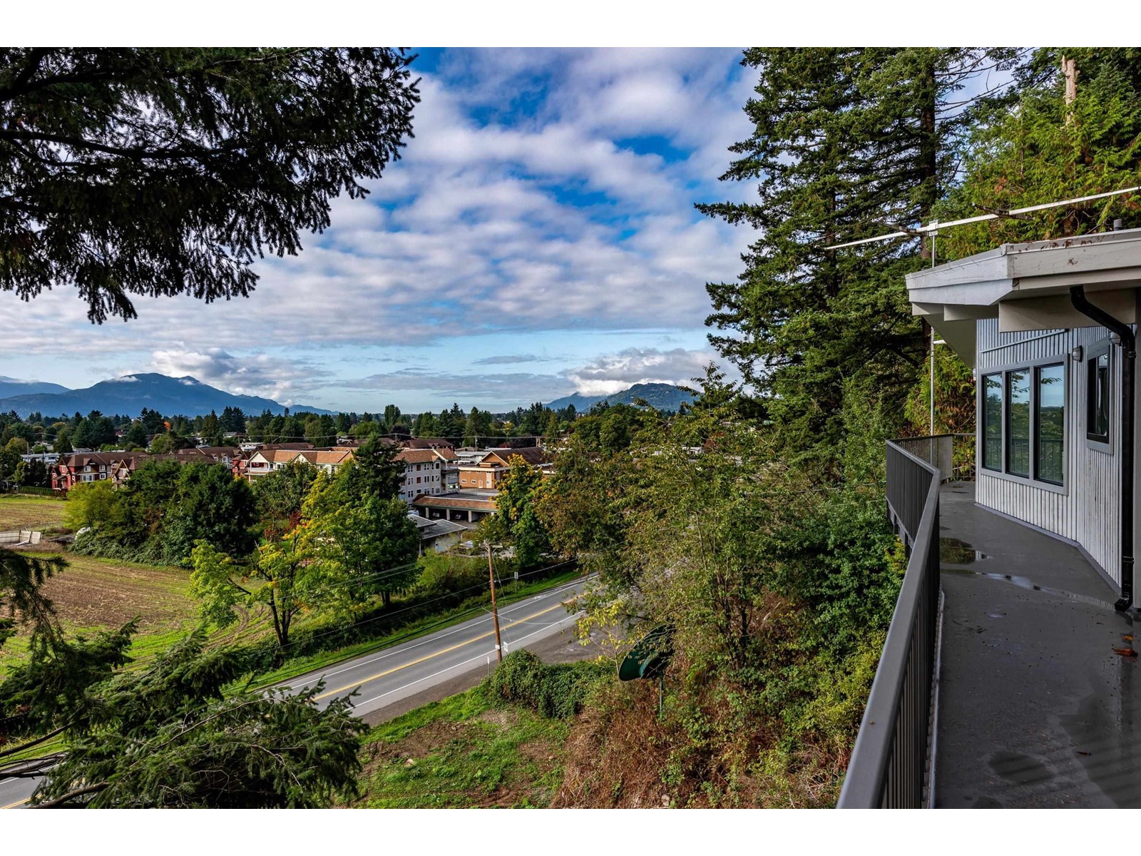47005 YALE ROAD|Little Mountain