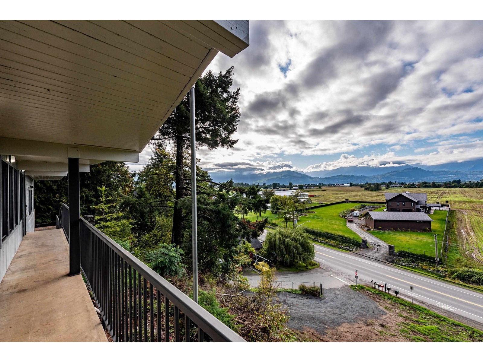 47005 YALE ROAD|Little Mountain