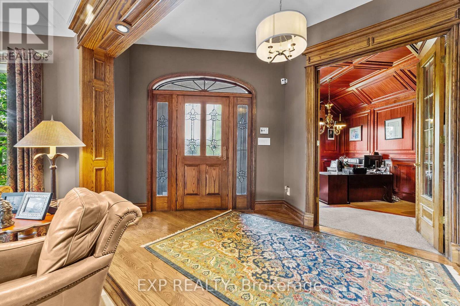 569 FRANKLINWAY GATE