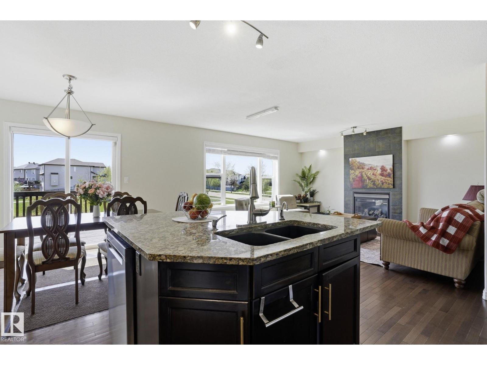 10 Rockwell Close