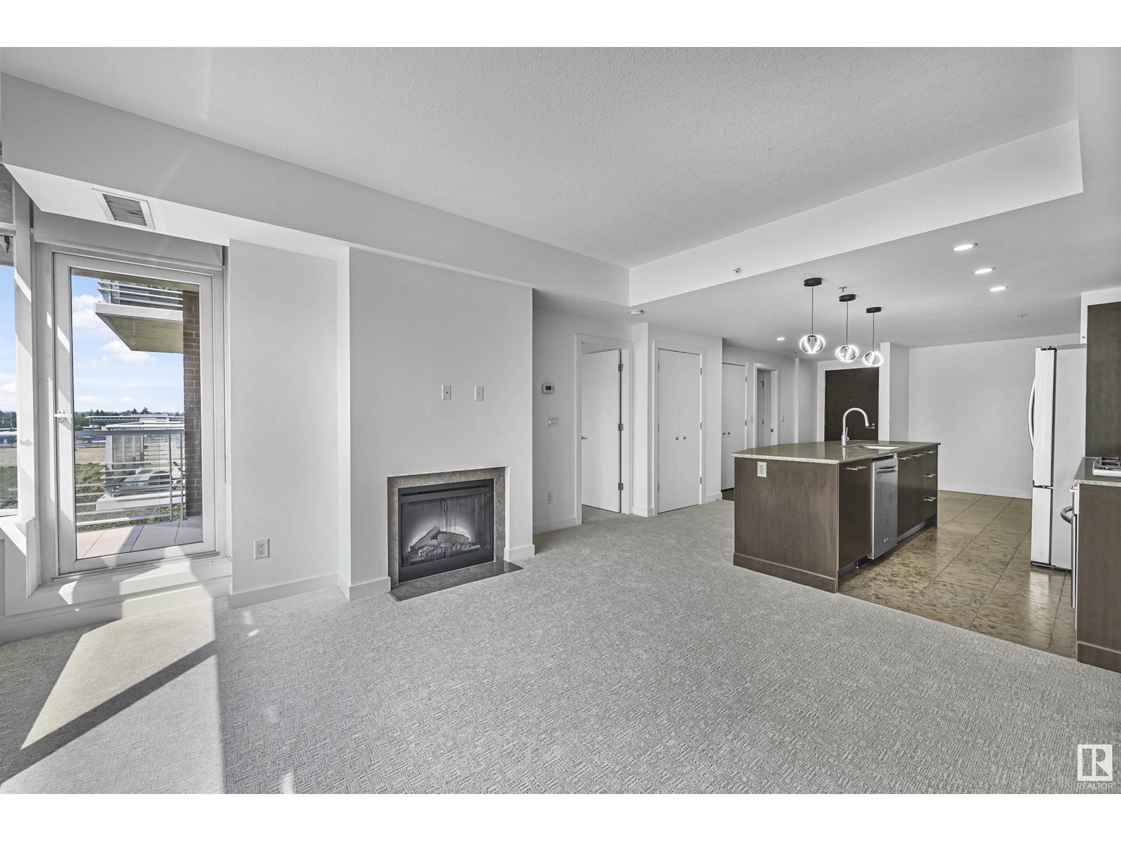 #414 2612 109 ST NW