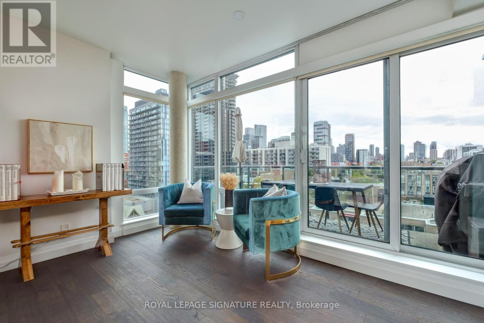 1202 - 333 ADELAIDE STREET E