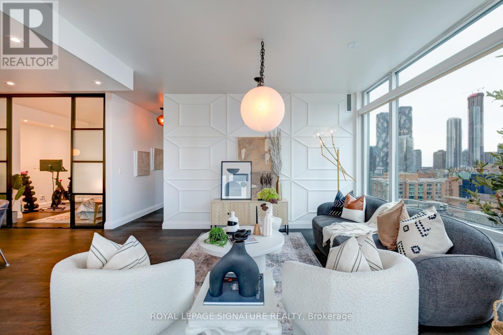 1202 - 333 ADELAIDE STREET E