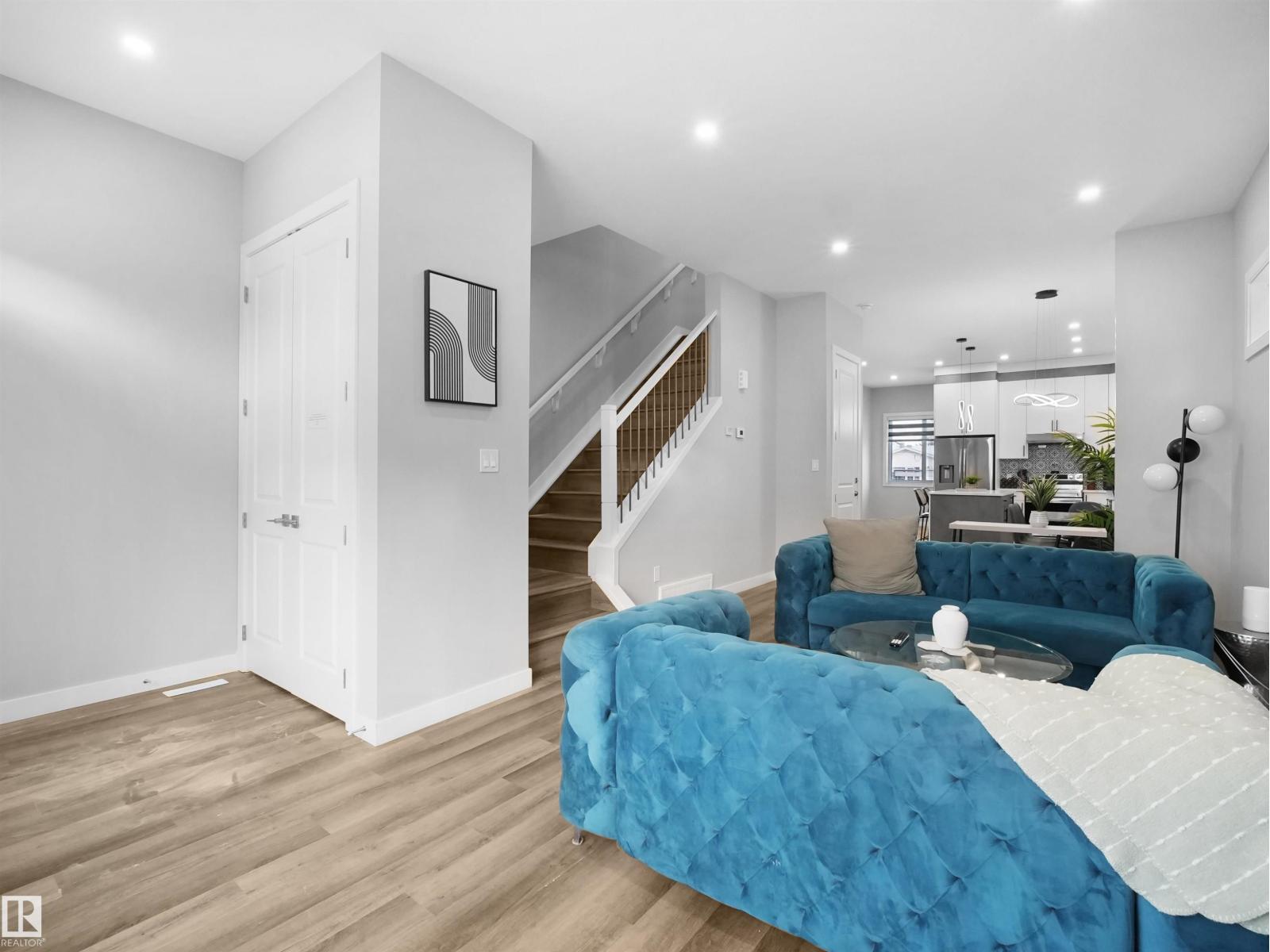 10913 159 ST NW