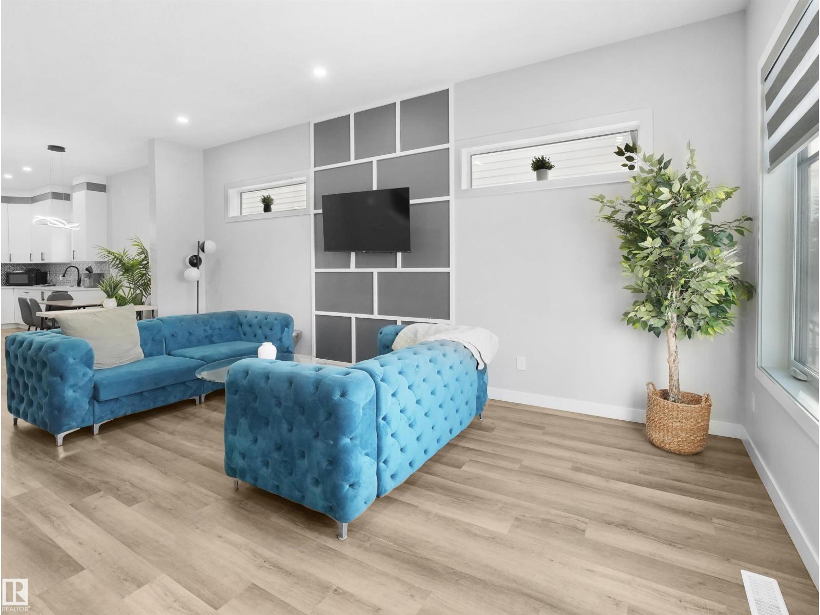 10913 159 ST NW